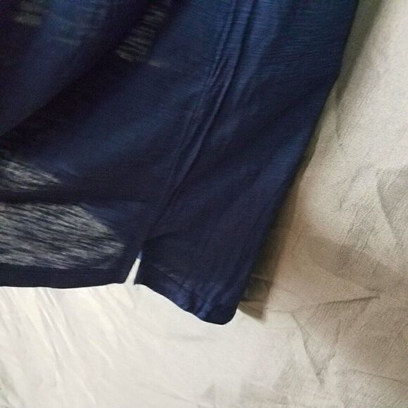 Color Story Large Navy Single Pocket Tee High Low Cuffed Short Sleeve NWOT - Picture 3 of 11